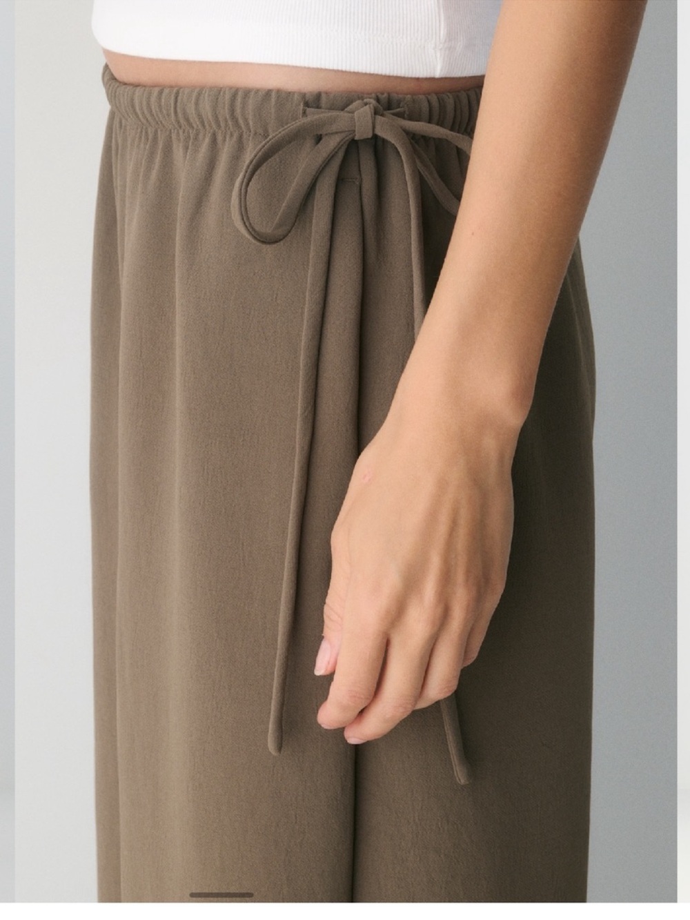 Aritzia Artisan Pants Crepette, size small, Cola Taupe - Picture 2 of 5